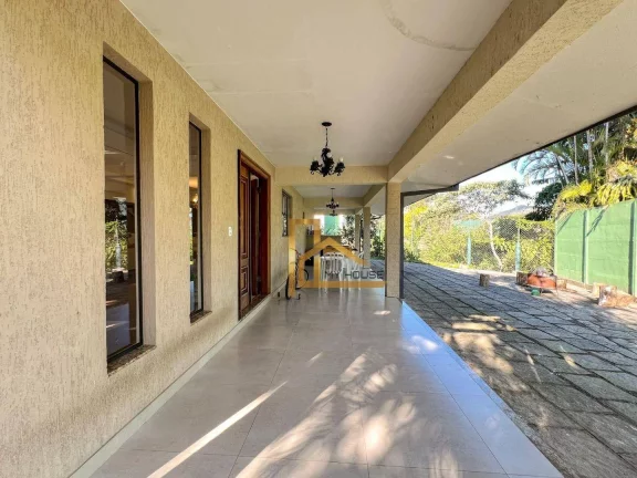 Imagem Casa com 5 quartos sendo 3 suítes perto do Clube Comay e da Feirinha do Alto de Teresópolis!
