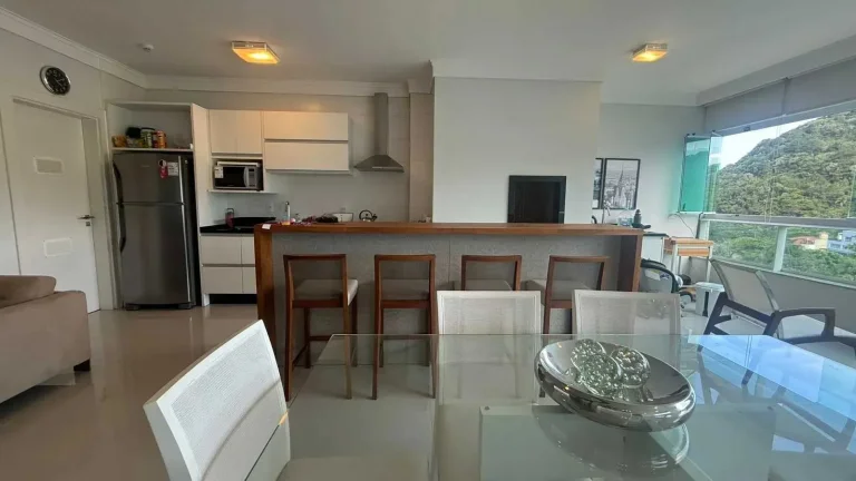 Imagem Apartamento com 2 dormitórios sendo 1 suíte e 1 vaga de garagem na Praia Brava em Itajaí
