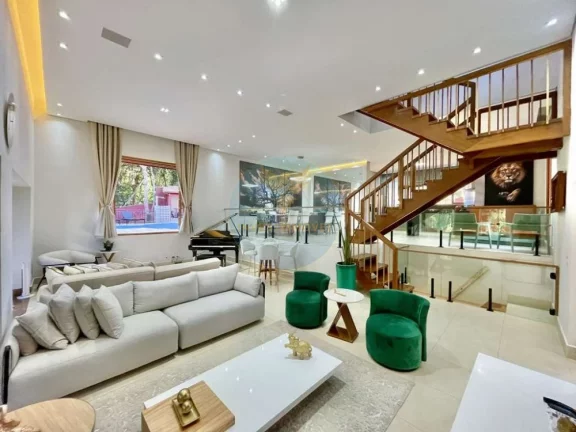 Imagem Casa em Condomínio a Venda no bairro Granja Viana - Carapicuíba, SP
