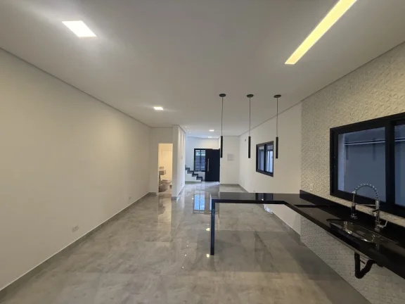 Imagem Casa a Venda com 3 Suítes e Piscina - Muito Conforto!