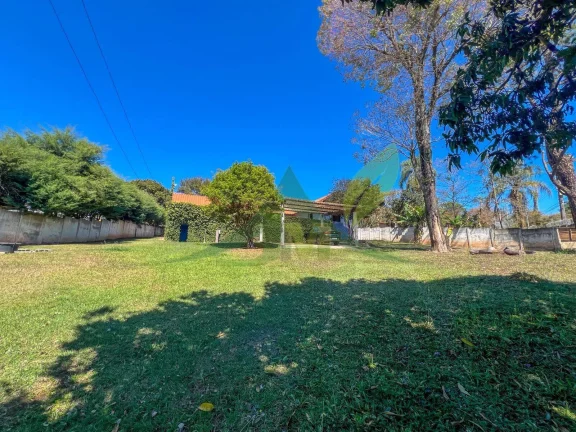 Imagem Ampla Chácara em Atibaia – 3 Dormitórios, Piscina e Casa de Caseiro