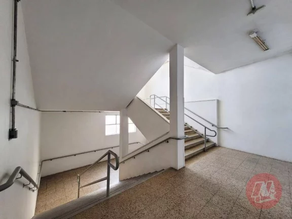 Imagem Prédio para alugar, 3700 m² por R$ 74.703,51/mês - Navegantes - Porto Alegre/RS
