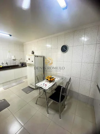 Imagem Casa 3 dormitórios, 111m², 2 vagas, em Vila Aurora