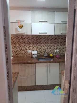 Imagem Sobrado em vila fechada a 15 minutos da estação do metro Vergueiro, e a 800 metros do parque da Aclimação, 2 dormitórios sendo 1 suíte com edícula.
