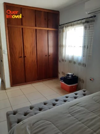 Imagem Casa no Parque Residencial Lagoinha, Ribeirão Preto-SP: 3 quartos, 2 suítes, 2 salas, 4 banheiros, 4 vagas, 160m². Quer Imóvel Negócios Imobiliários.