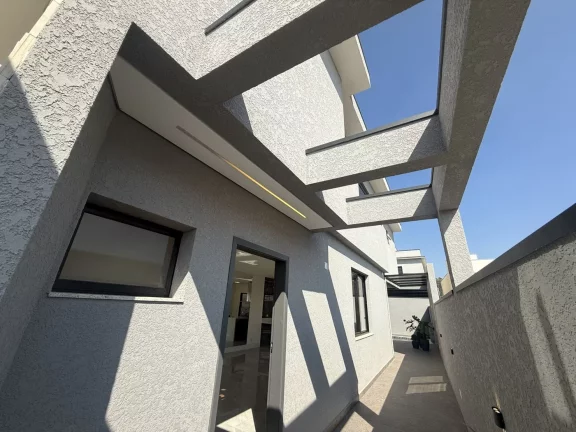 Imagem Casa no Nova Jaguarí com 3 Suítes, Piscina e Hidro-massagem.