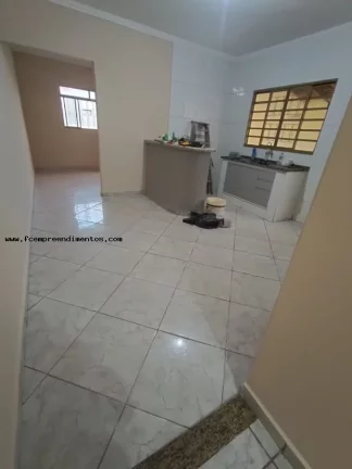 Imagem Casa para Venda em Limeira, Jardim Ipanema, 2 dormitórios, 1 banheiro, 2 vagas
