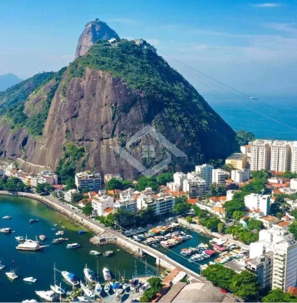 Imagem Rara Cobertura na Urca, aos pés do Pão de Açúcar e vista Mar