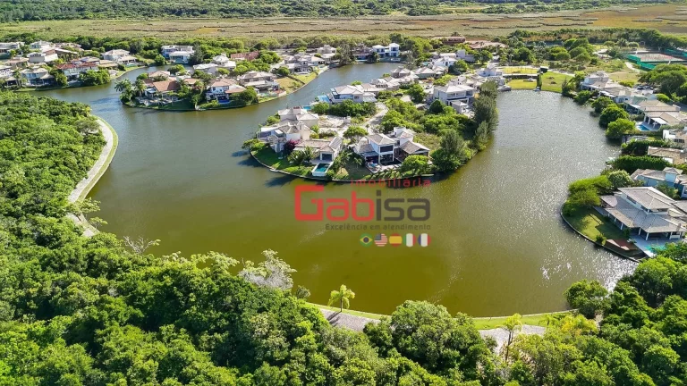 Imagem Exclusividade e Sofisticação em Búzios – Casa de 4 Suítes à Venda no Condomínio Jardim do Lago