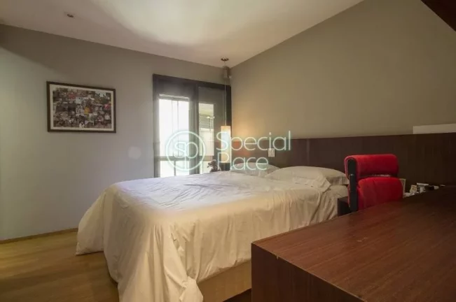 Imagem Luxuoso Apartamento de Alto Padrão em região nobre. Fácil acesso transporte coletivo e as margina...