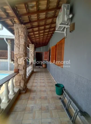 Imagem Oportunidade única: duas casas no mesmo terreno, com entradas independentes e uma localização pri...