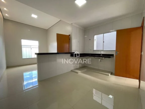 Imagem Casa com 3 dormitórios à venda, 95 m² por R$ 330.000,00 - Setor Planalto - Itumbiara/GO