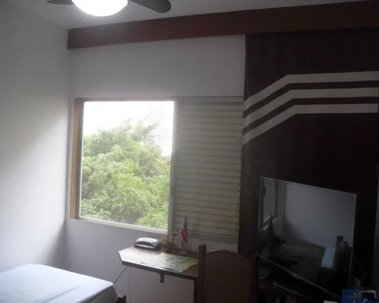 Imagem Imperdível!!! Apartamento todo reformado, andar alto,com excelente distribuição, living para 2 am...