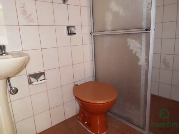 Imagem Casa de 3 dorm. para locação no bairro Glória, Porto Alegre/RS. - CA2740