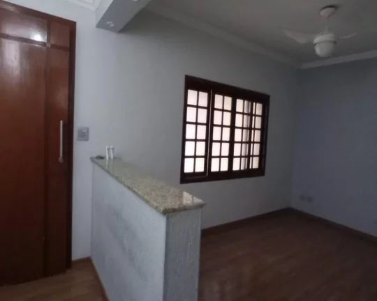 Imagem Venda Casa Térrea 120m² com 3 quartos sendo duas suítes e duas vagas FL38
