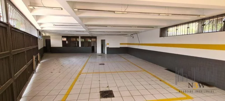 Imagem Prédio comercial para locação na Rua Pio XI São Paulo SP com 942m², 3 pavimentos e 12 vagas de garagem