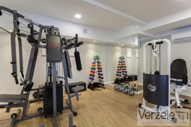 Imagem Apartamento 4 ou + dormitórios para Venda em Balneário Camboriú / SC no bairro Centro