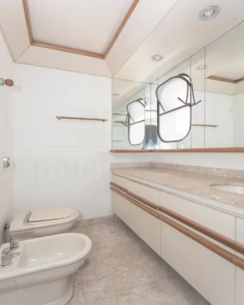Imagem Apartamento com living para 03 ambientes, terraço, lavabo, hall de distribuição, banheiro com box...