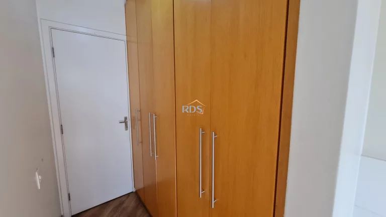 Imagem Vende apartamento de 80m², com 3 dormitórios, sendo 1 suíte e 2 vagas.
