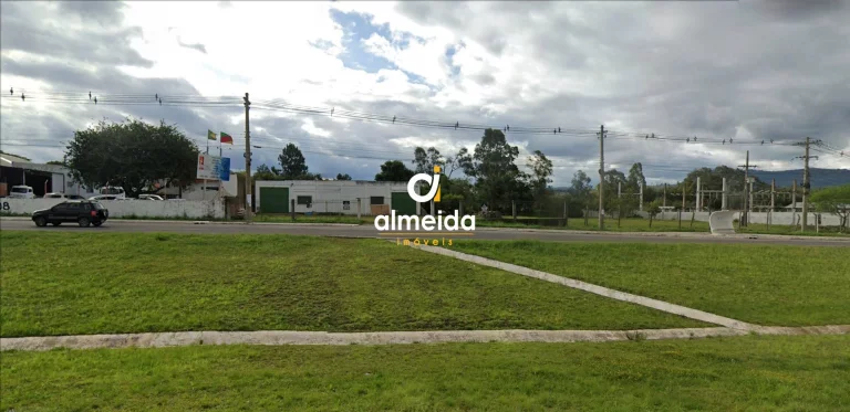 PAVILHÃO COM AMPLO TERRENO