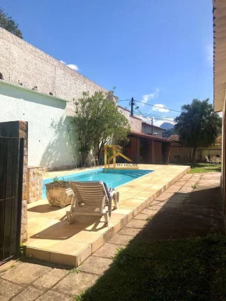 Imagem Casa à venda, 338 m² por R$ 1.100.000,00 - Fazendinha - Teresópolis/RJ