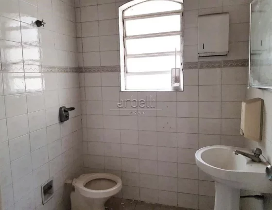 Imagem Sobrado com 400 metros quadrados de área construida, distribuído da seguinte forma: Piso térreo: ...