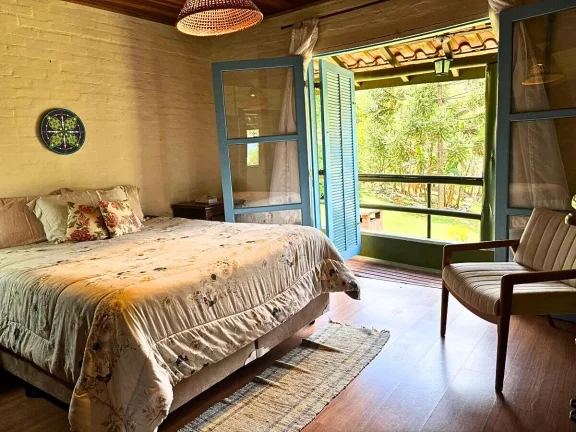 Imagem O privilégio de acordar diante da Pedra do Baú: Exclusividade e Paz