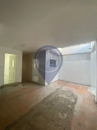 Imagem Imóvel Comercial de Alto Padrão em São Paulo-SP: 8 Salas, 1 Banheiro, 3 Vagas, 400m² na Água Funda!