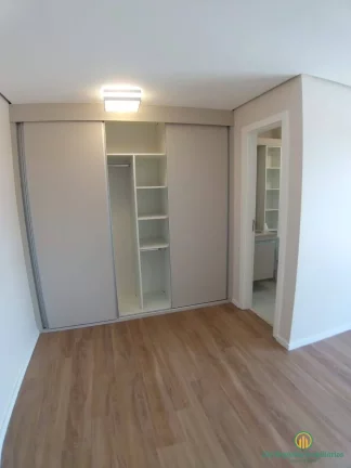 Imagem Charmoso apartamento na melhor localização da Granja Viana