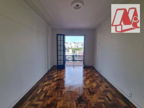 Imagem No Moinhos de Vento, 2 dormitórios, sacada e vaga.