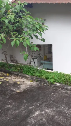 Imagem Ampla Casa com 3 Quartos, Edícula e Quintal Espaçoso: Conforto e Praticidade para Sua Família!