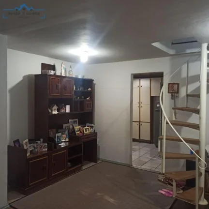 Imagem Casa de 4 quartos à venda em Foz do Iguaçu - Bairro Conjunto Libra: 3 banheiros, 2 vagas e 300m² de área!