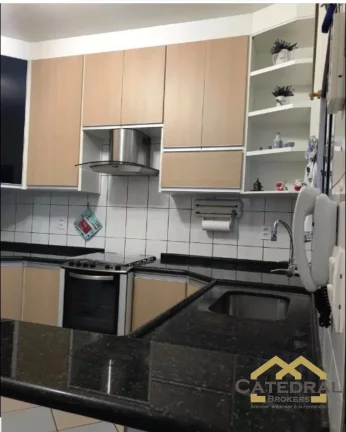 Imagem Casa com três dormitórios e amplo quintal em bairro tranquilo em Jundiaí