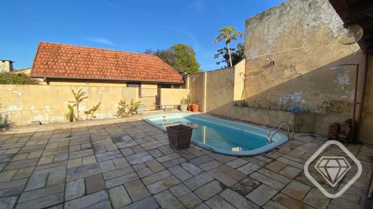 Imagem Charmosa casa de estilo colonial na Zona Sul, com vista para o Guaíba e excelente estrutura para mo...