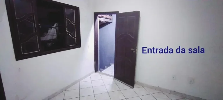 Apartamento com 1 quarto com suíte, 1 quarto de solteiro, banheiro Social, Sala muito grande.