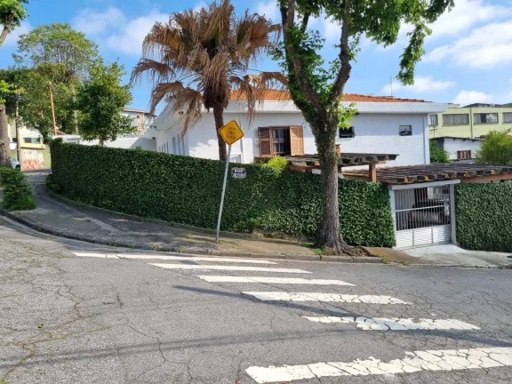 Imagem Casa com 192 m² 2 Dormitorios sendo 2 Banheiros e 4 Vagas de Gargens