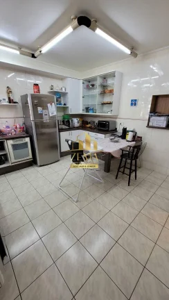 Imagem Sobrado amplo, 03 dorms, mezanino, piscina, 08 vagas, excelente localização
