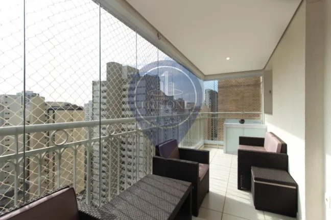 Imagem Apartamento de Luxo em Moema, São Paulo-SP: 4 quartos, 3 suítes, 2 salas, 4 banheiros, 2 vagas, 143m² - Imperdível!