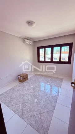Imagem Casa Suite Master + 1 Suite + 4 Quartos - Bairro Bancarios