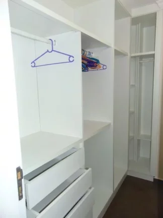 Imagem Pitangueiras,Local Nobre,70 M do Mar,1 por Andar,140 M² Úteis,Garagem,Churrasqueira,Totalmente Reformado,Top de Linha,Lindo!!!