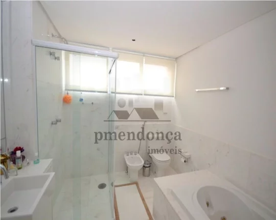 Imagem Apartamento com amplo living para 03 ambientes com piso todo em mármore, terraço, lavabo, 04 suít...