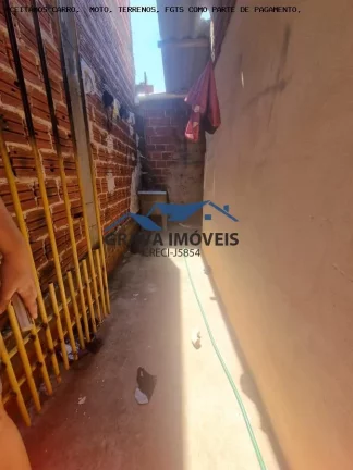 Imagem Casa 3 dormitórios para Venda em Sarandi, Residencial Governador Jose Richa, 3 dormitórios, 1 banheiro, 1 vaga
