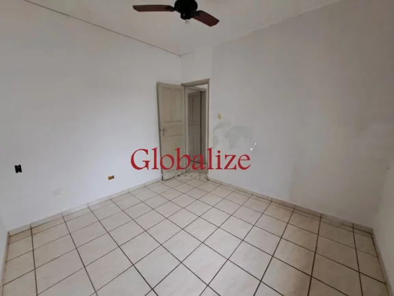 Imagem Apartamento à venda com 55m², 2 quartos, 1 banheiro, rua tranquila por R$320.000,00 na Aparecida em Santos