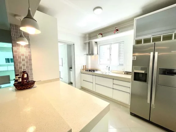 Imagem Apartamento com 3 dormitórios sendo 1 suíte e 2 vagas de garagem em Balneário Camboriú/SC