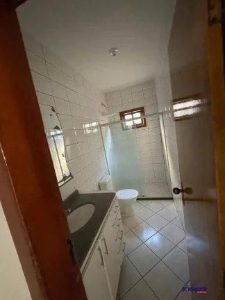 Imagem VENDO CASA EM CONDOMINIO