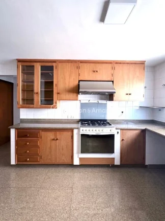 Imagem Um apartamento impecável, espaçoso e cheio de luz natural, localizado em uma das regiões mais des...