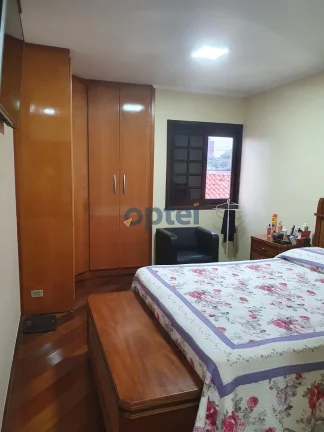Imagem INCRÍVEL SOBRADO C/03 QUARTOS,SENDO 1 SUITE, SALA AMPLA , 03 BANHEIROS ,3 VAGAS , COM 202 M². VILA FLORESTA -STO ANDRÉ