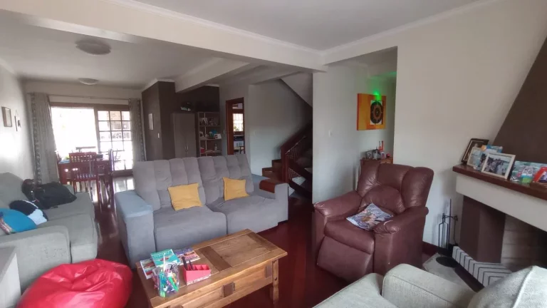 Imagem Casa com 3 Quartos à Venda, 220 m² em Espírito Santo - Porto Alegre