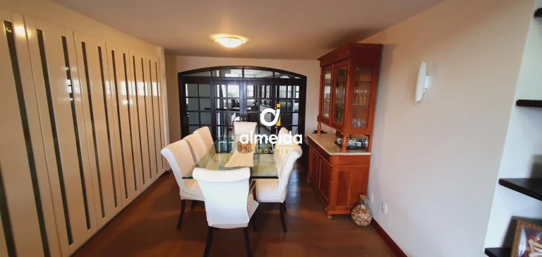 Imagem Apartamento 4 dormitórios à venda Centro Santa Maria/RS