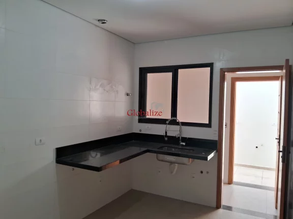 Imagem Sobrado a venda no bairro da Aparecida em Santos com 2 suítes, uma vaga na garagem e quintal em L a venda por R$ 790.000,00